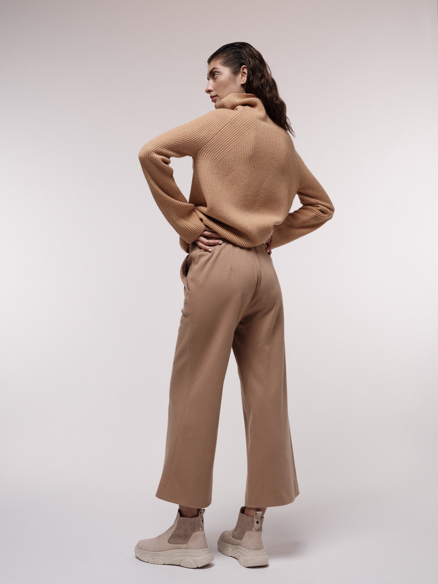 LANIUS_AW21_12941-00_Culotte_camel_05.jpg