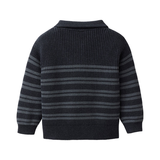 People wear organic Strick Troyer Bio-Baumwolle