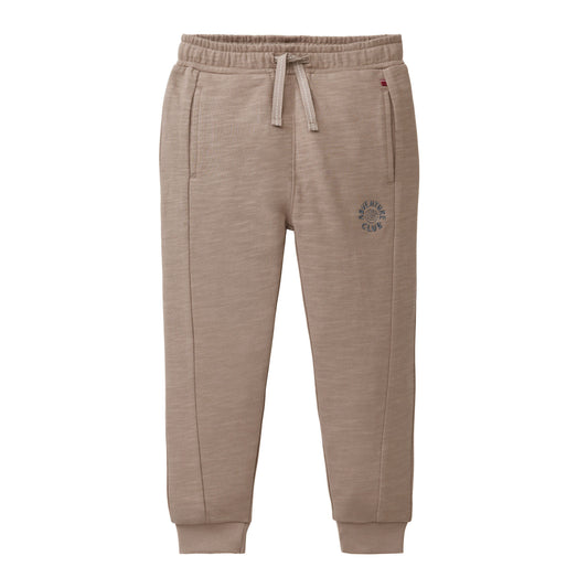 People wear organic Sweat Hose Adventure beige