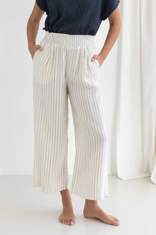 Two Thirds Hose Marianne Leinen