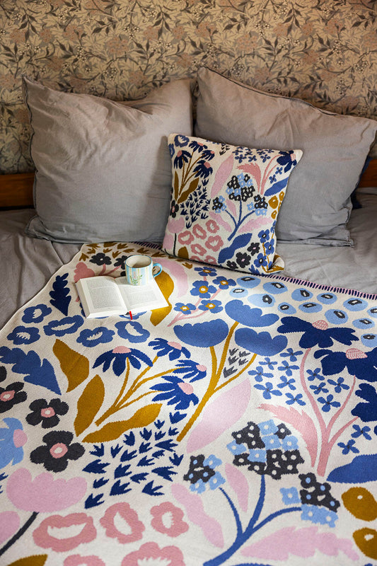 Tranquillo Strickdecke Lilae Fleur Bio-Baumwolle